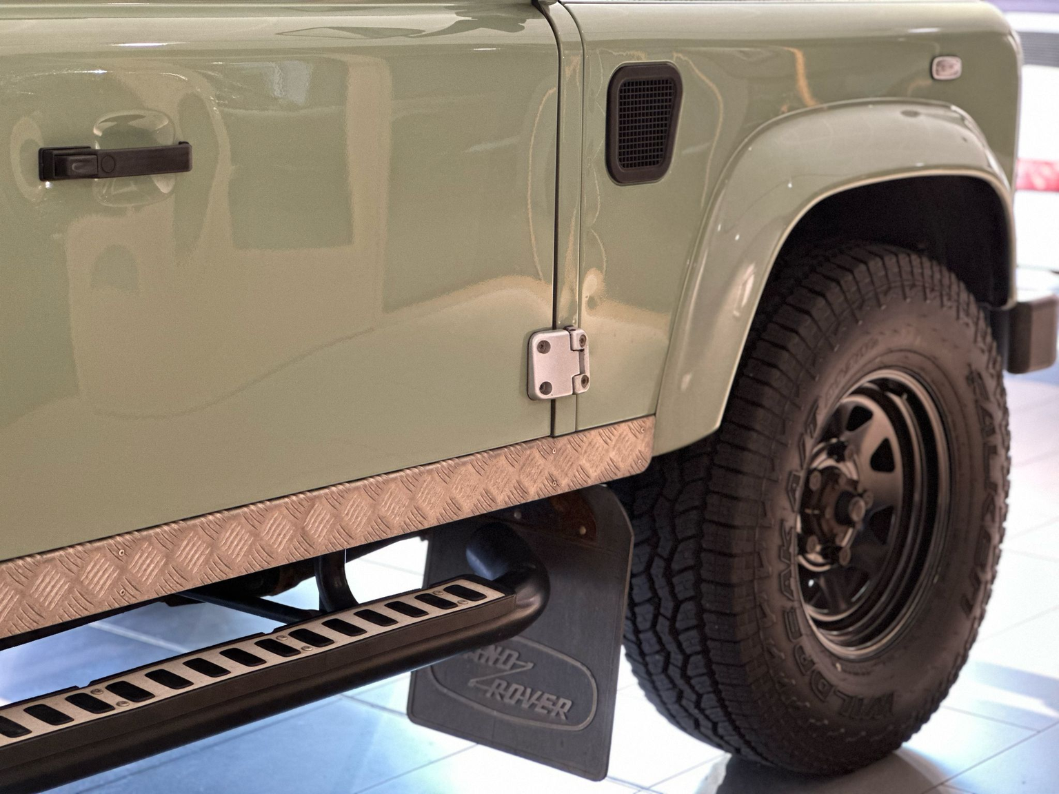 LAND ROVER Defender 110 2.2 TD4 Station Wagon Heritage