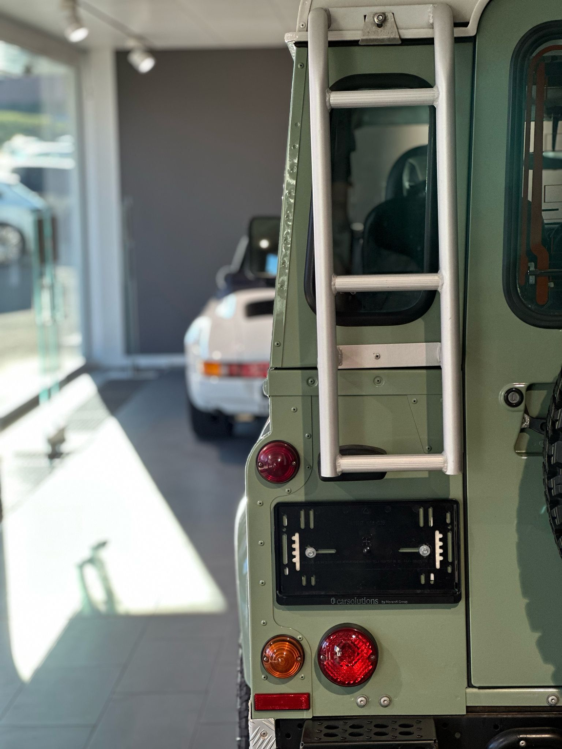 LAND ROVER Defender 110 2.2 TD4 Station Wagon Heritage
