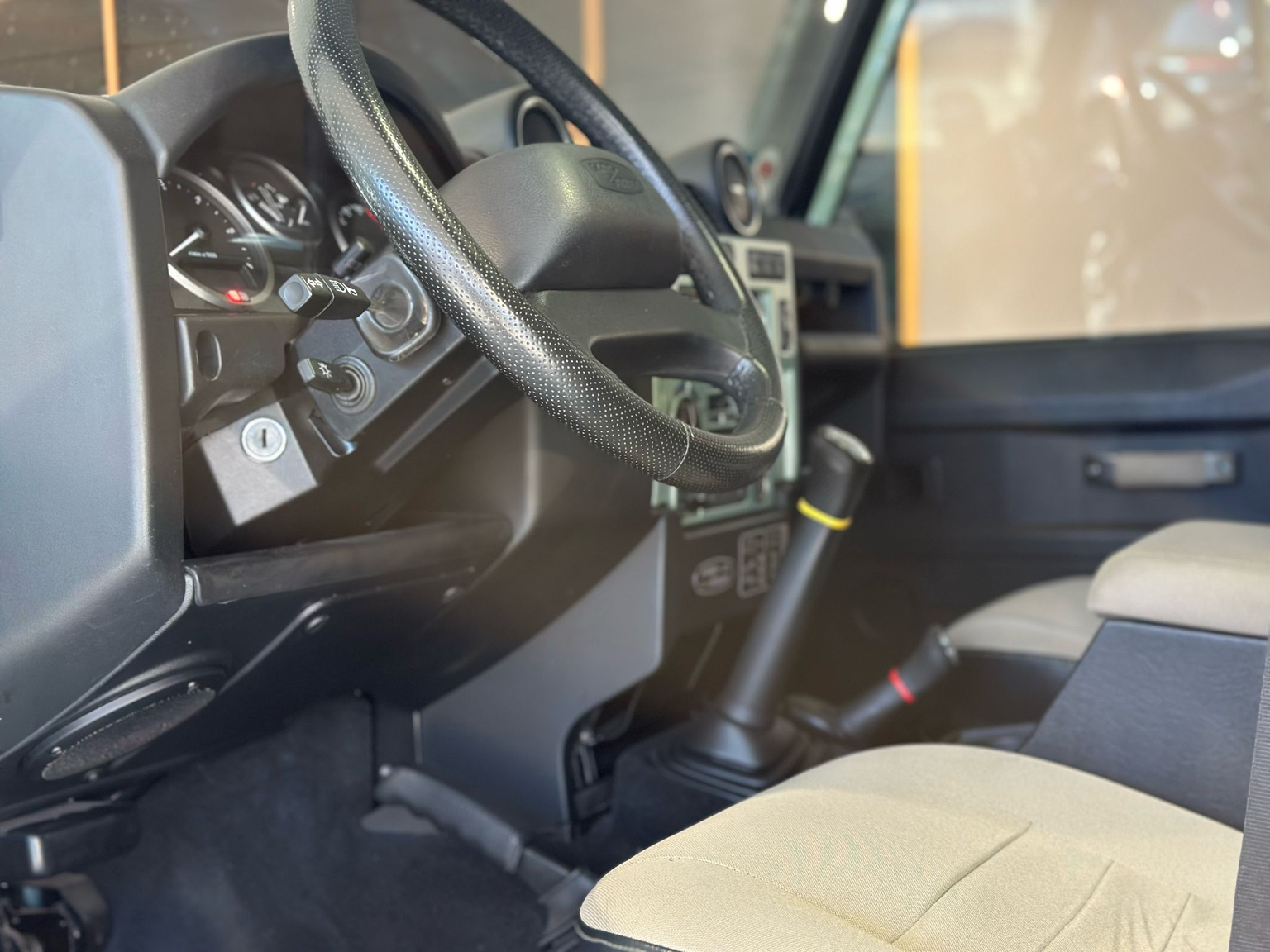 LAND ROVER Defender 110 2.2 TD4 Station Wagon Heritage