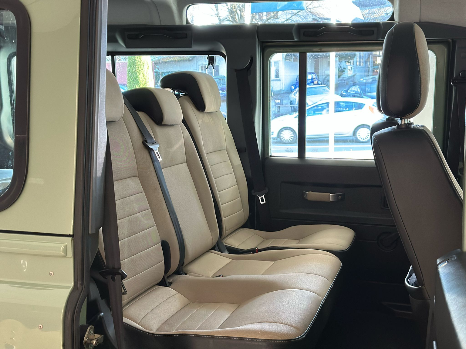 LAND ROVER Defender 110 2.2 TD4 Station Wagon Heritage