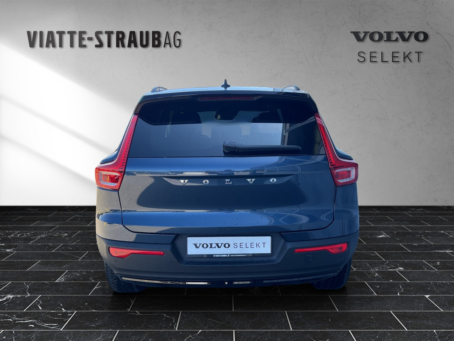 VOLVO XC40 2.0 B4 MH R-Design AWD