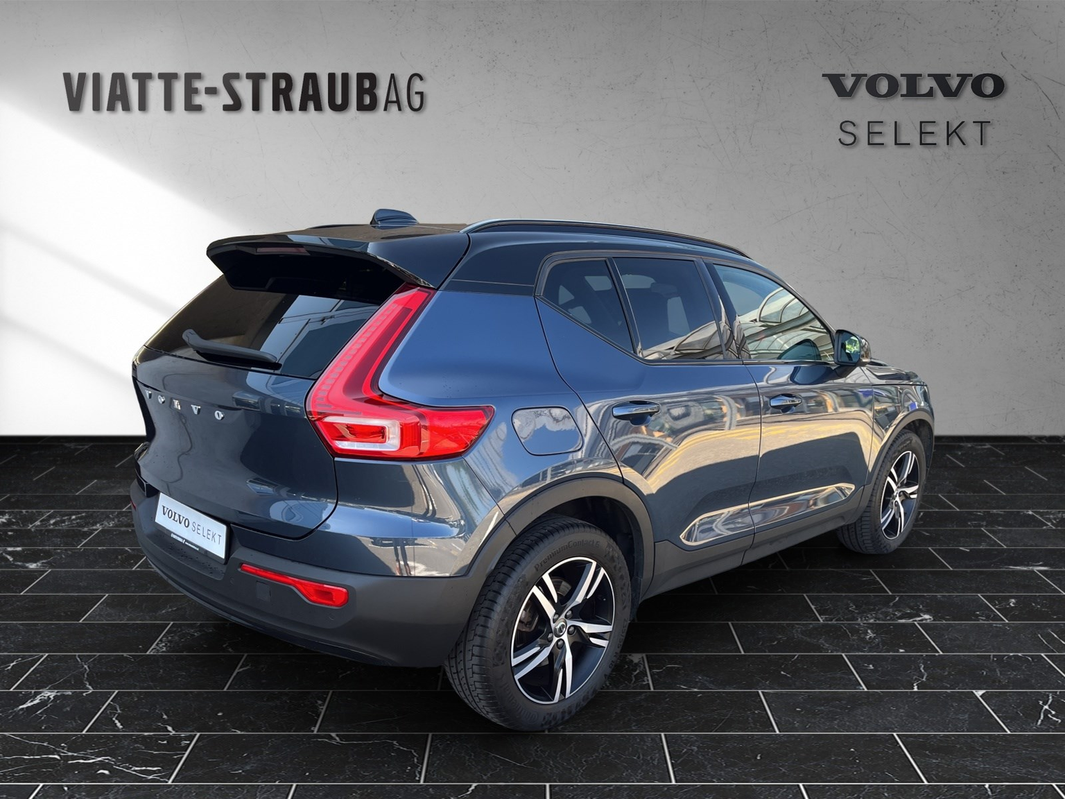 VOLVO XC40 2.0 B4 MH R-Design AWD