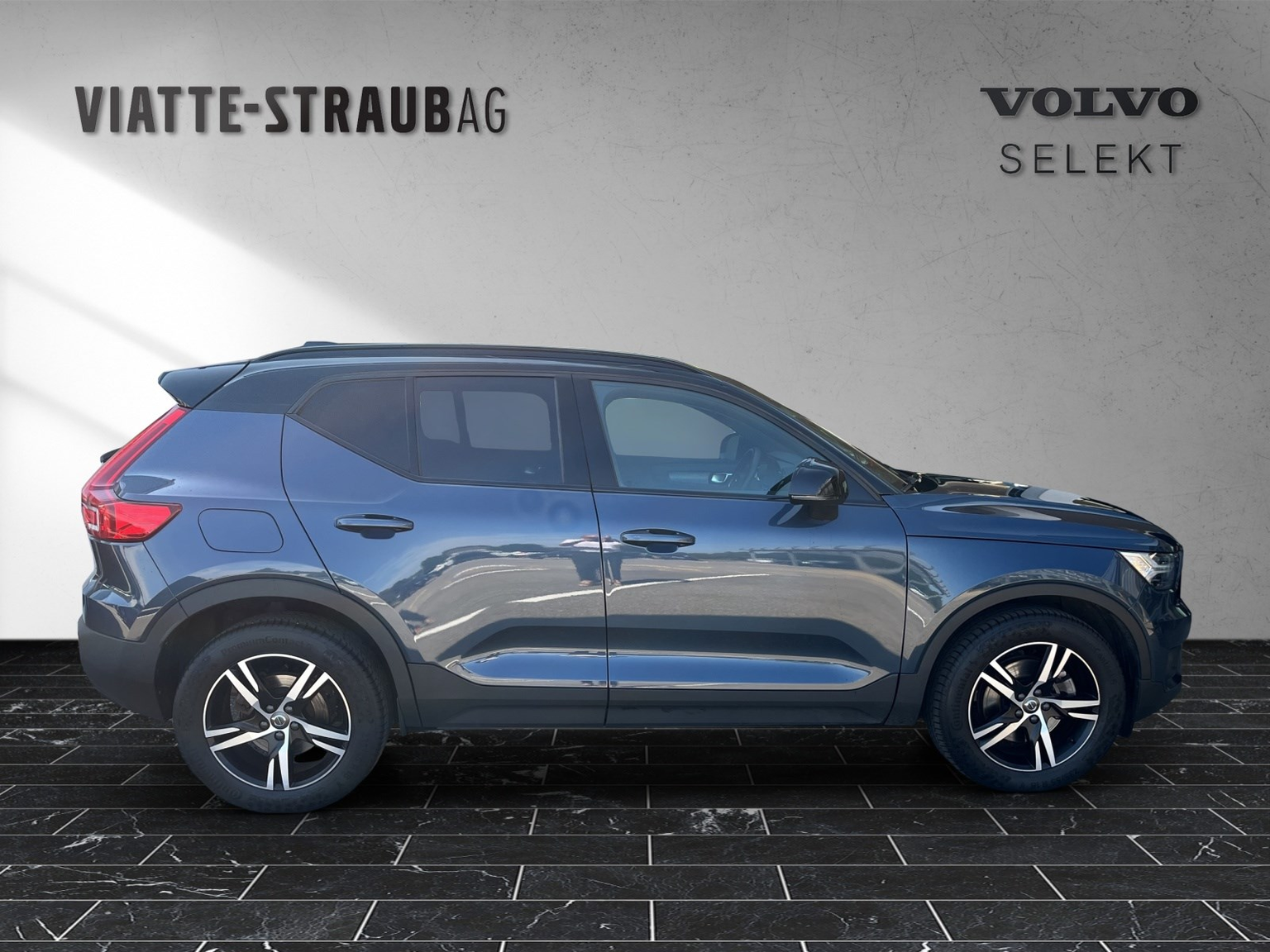 VOLVO XC40 2.0 B4 MH R-Design AWD