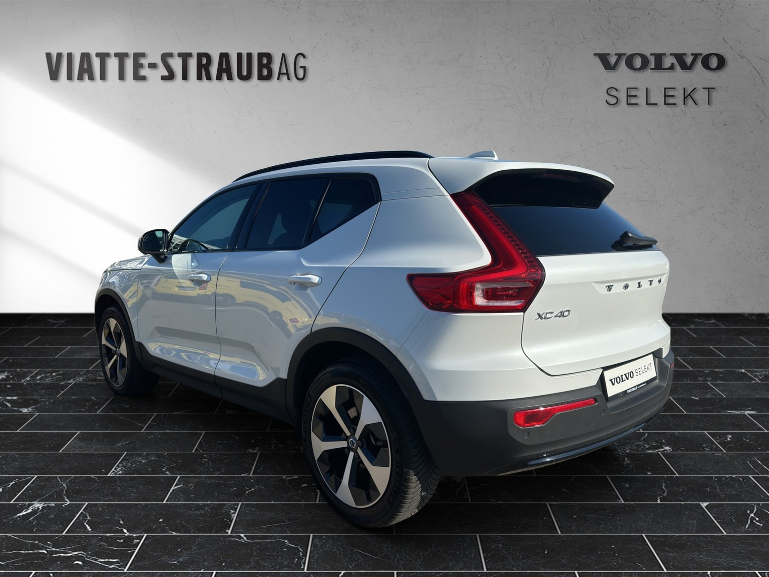 VOLVO XC40 2.0 B4 MH Plus Dark