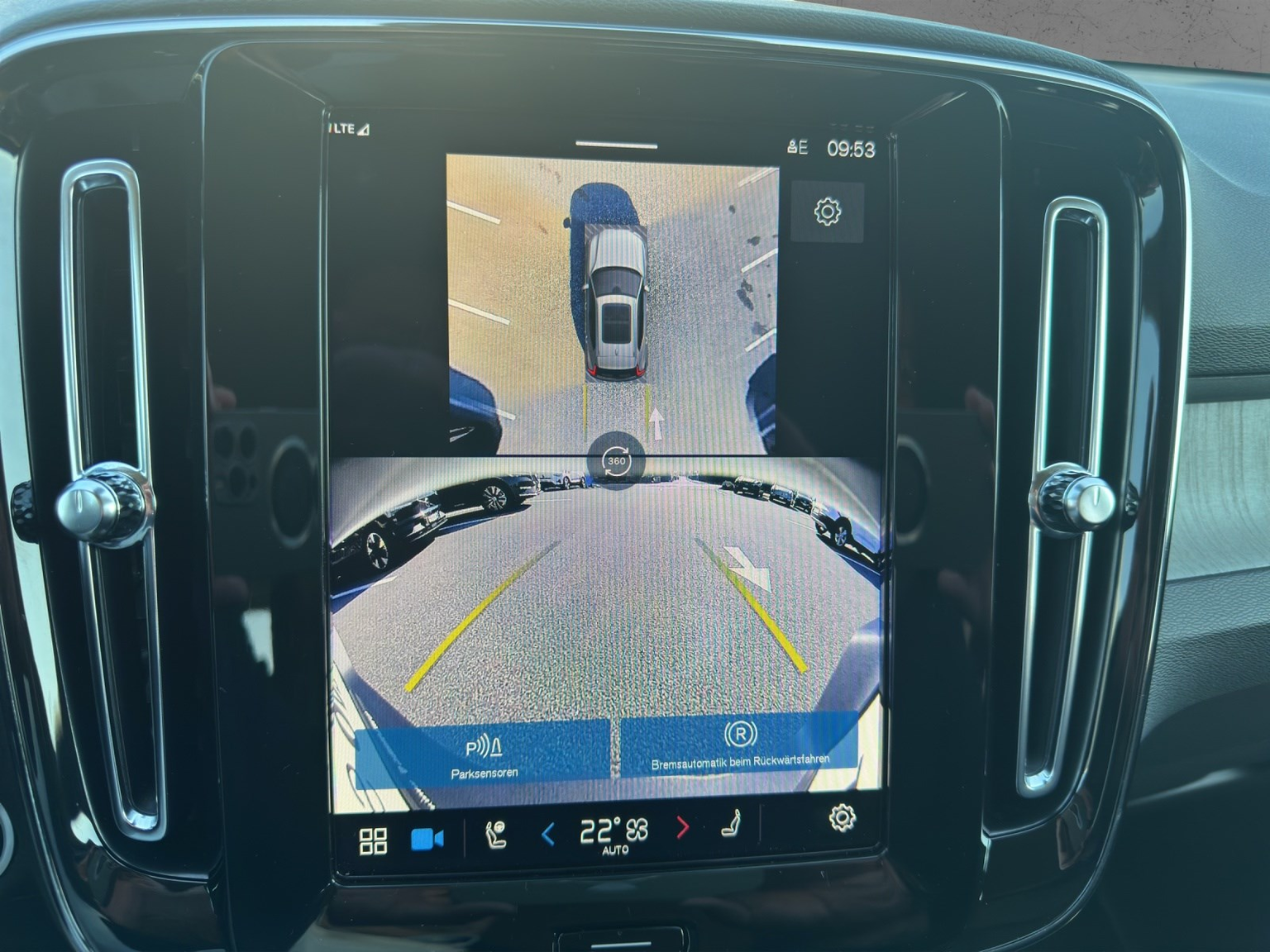 VOLVO XC40 2.0 B4 MH Plus Dark