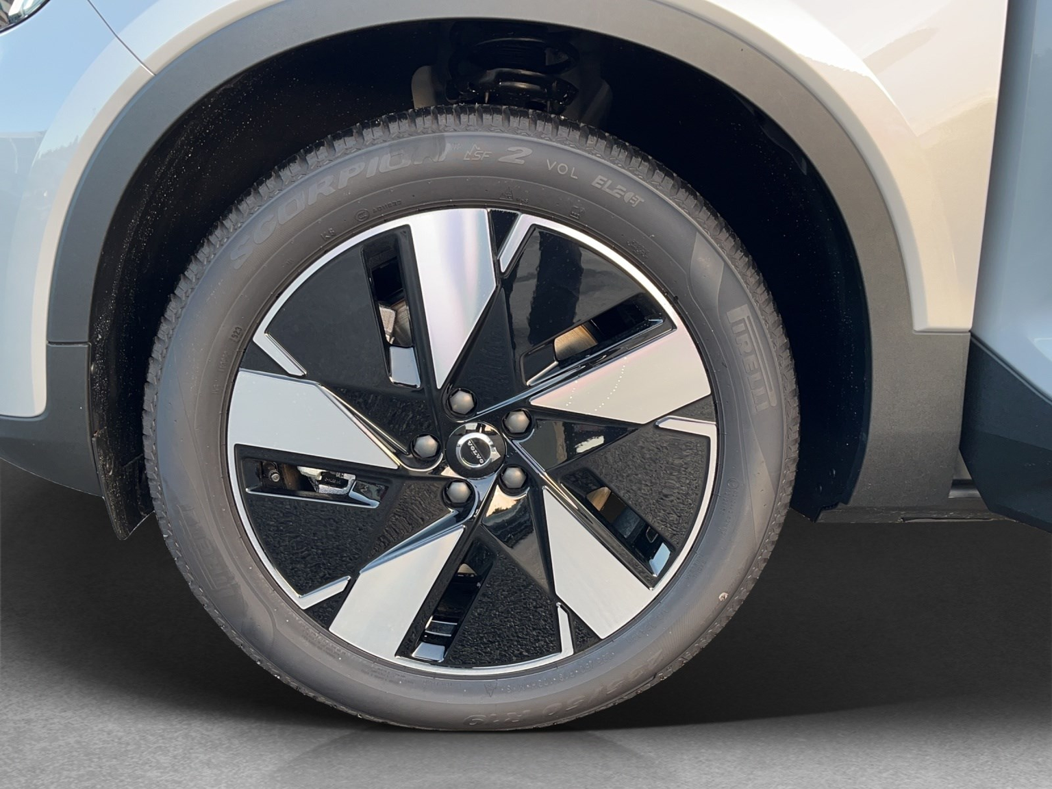 VOLVO XC40 E80 Plus