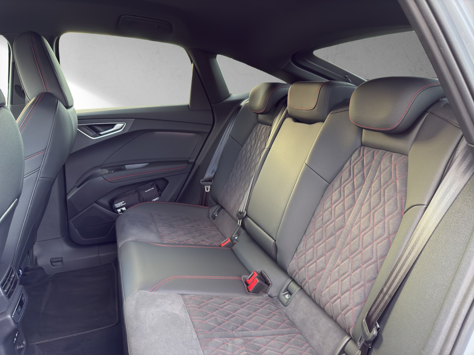AUDI Q4 Sportback e-tron 45 quattro