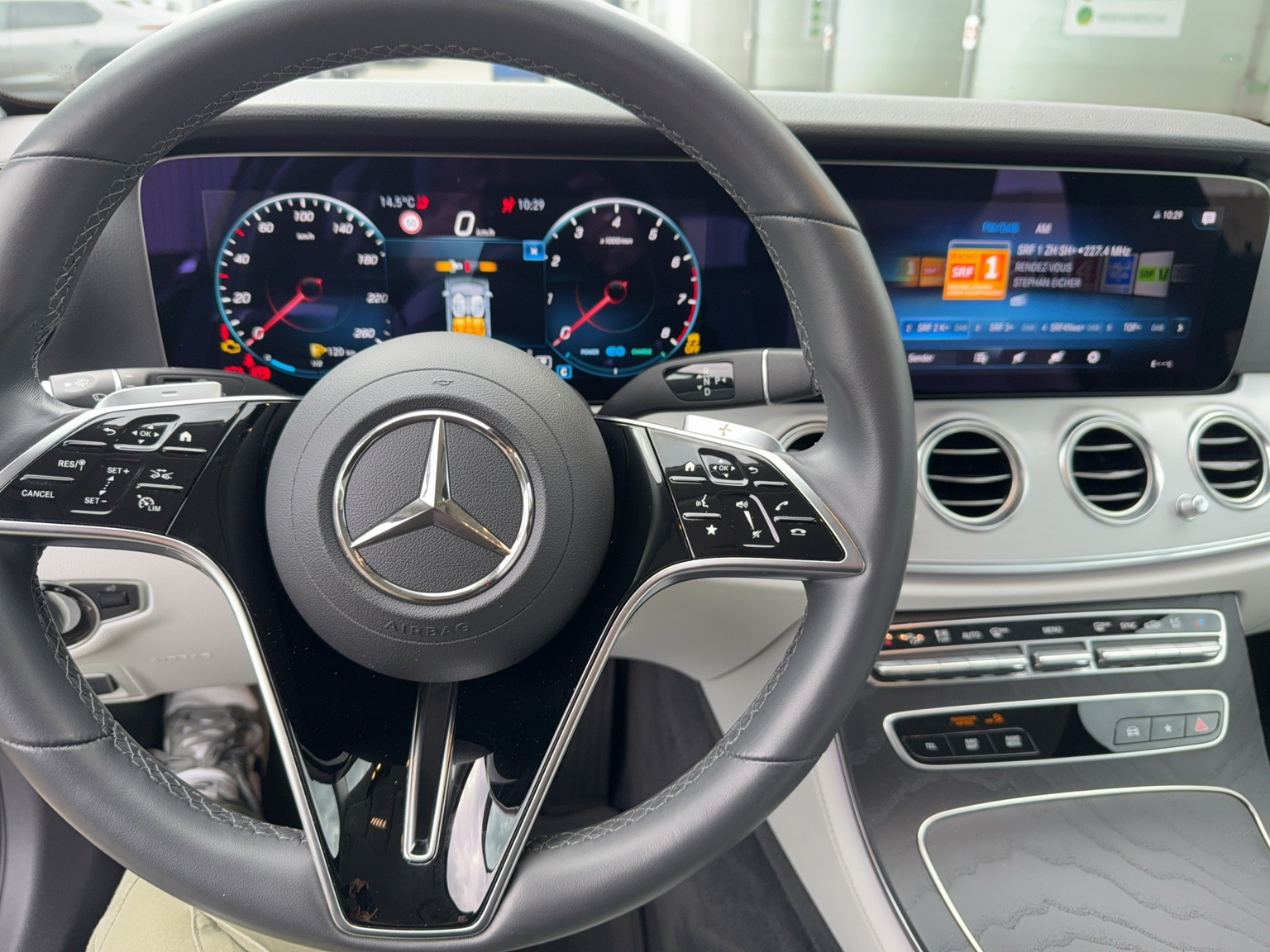 MERCEDES-BENZ E 200 T 4Matic Avantgarde 9G-Tronic
