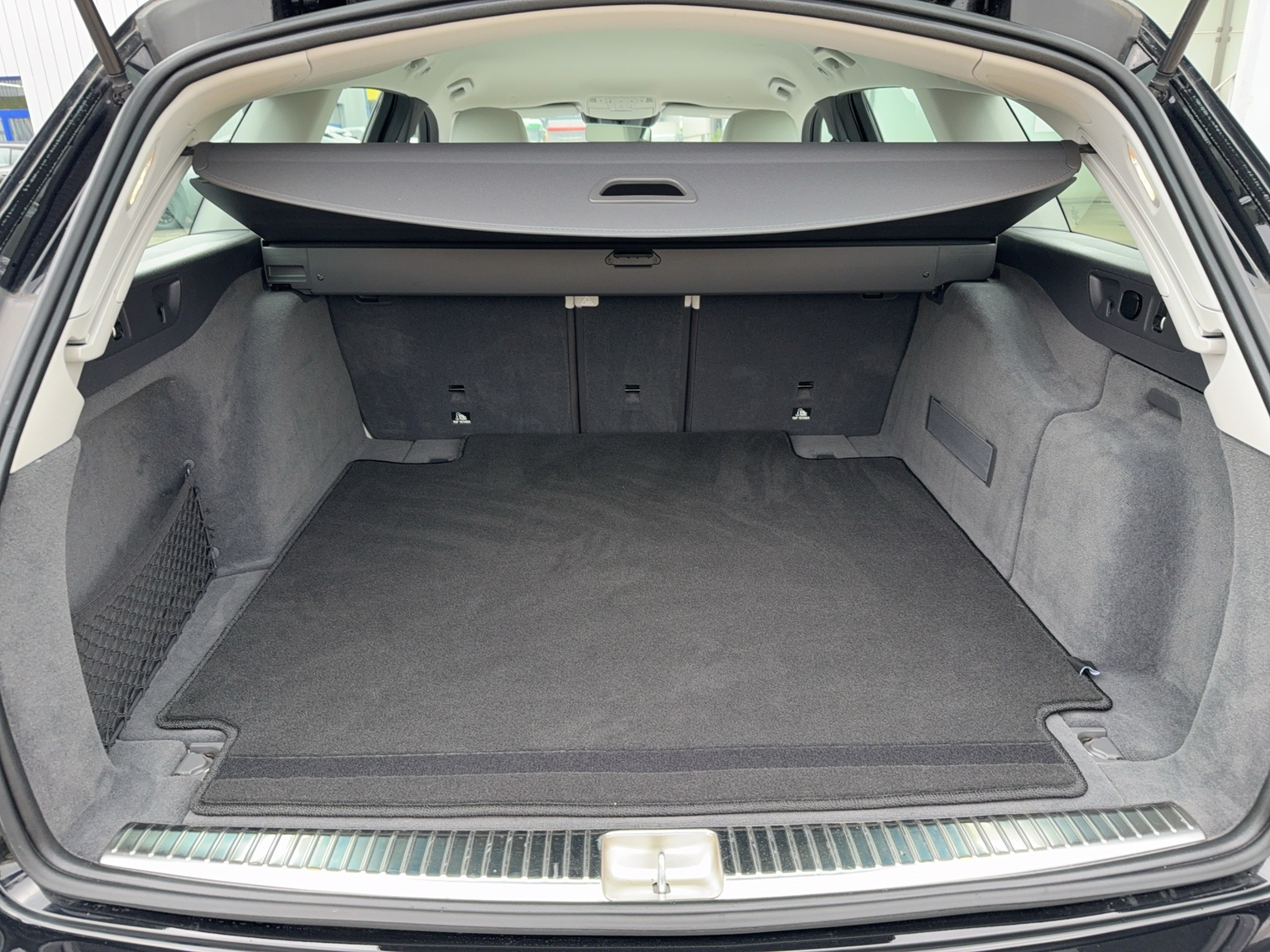 MERCEDES-BENZ E 200 T 4Matic Avantgarde 9G-Tronic