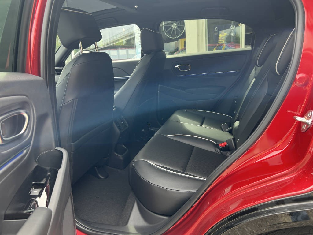 HONDA Ny1 Advance