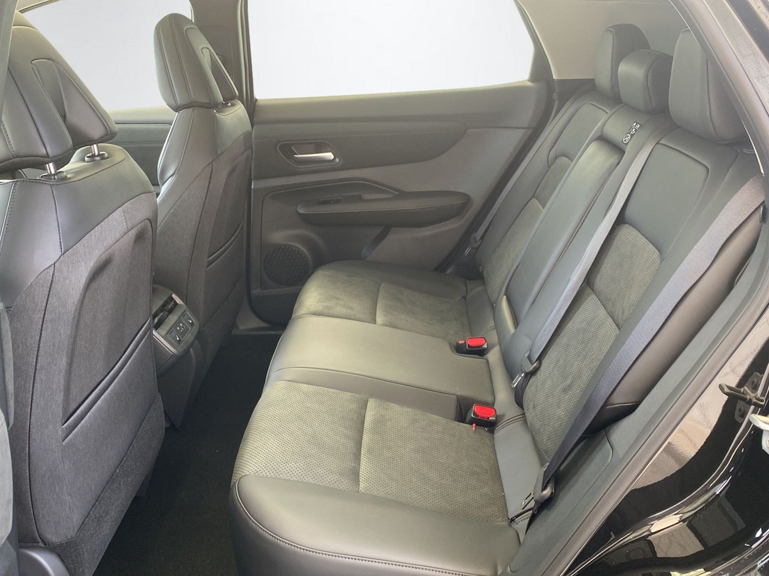 NISSAN Ariya Evolve e-4orce 87 kWh