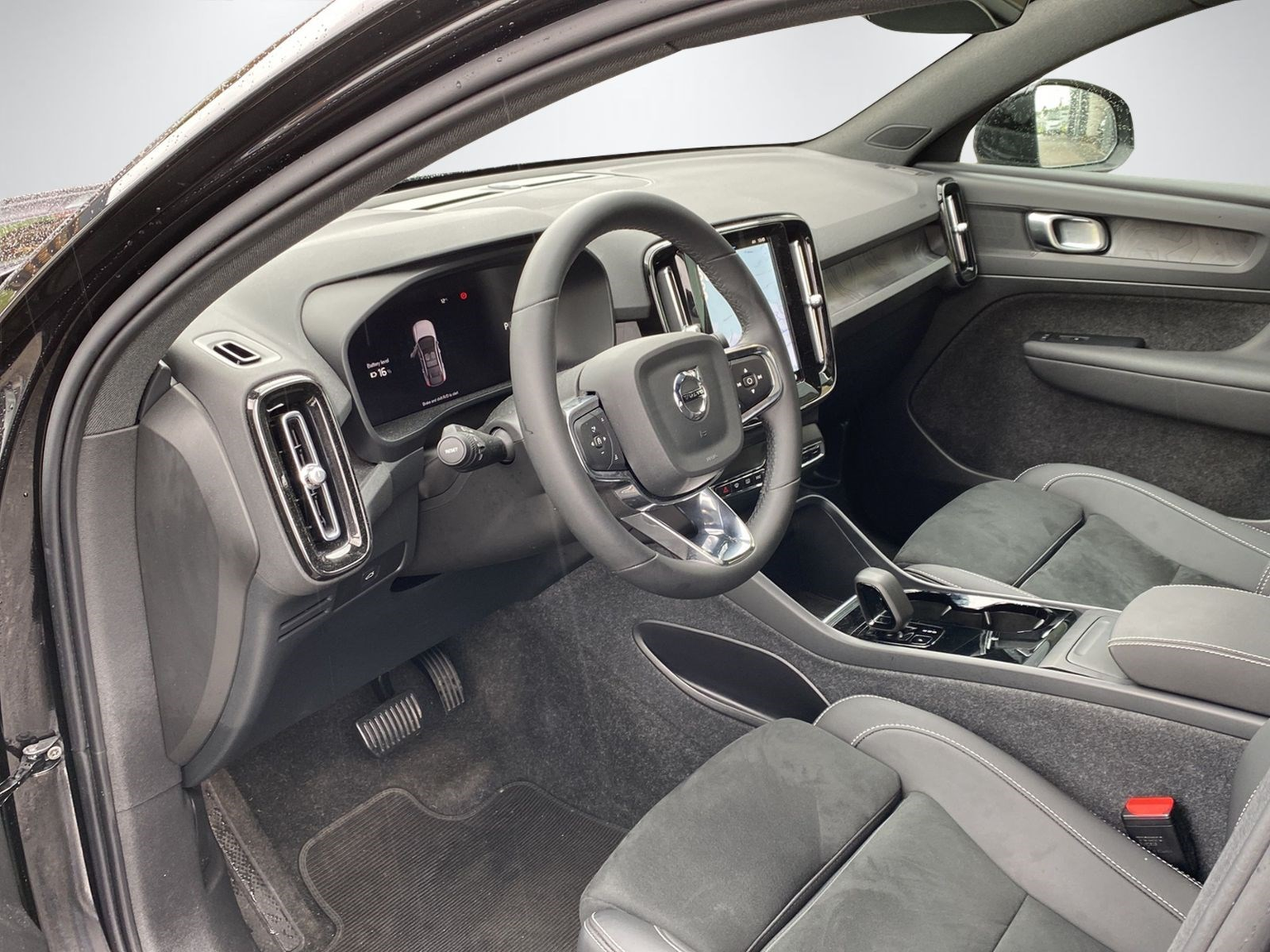 VOLVO C40 E80 Plus AWD