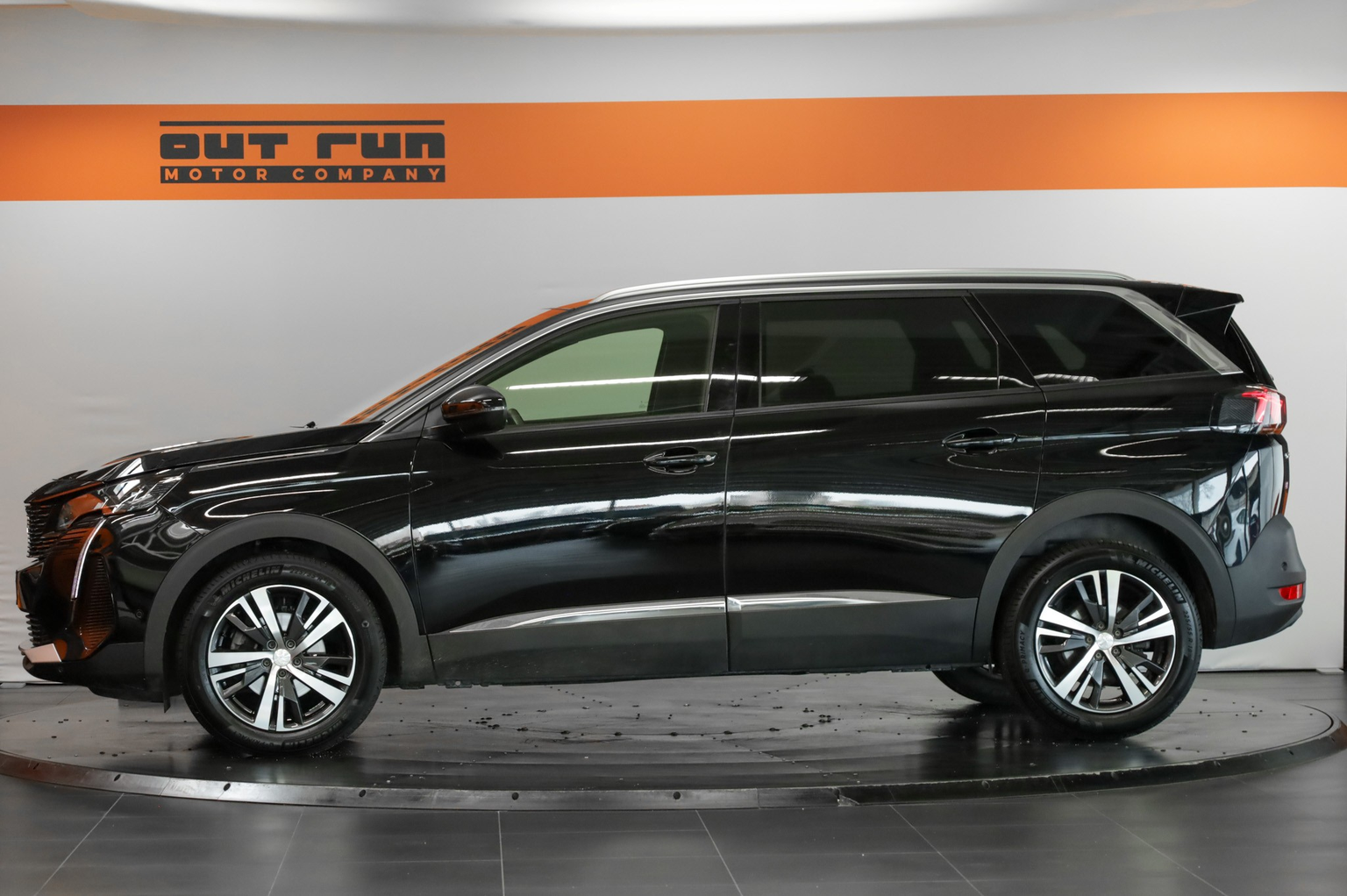 PEUGEOT 5008 1.5 BlueHDi Allure Pack EAT8 7 places