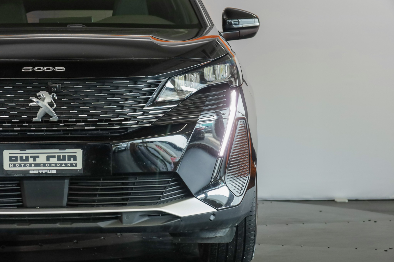 PEUGEOT 5008 1.5 BlueHDi Allure Pack EAT8 7 places