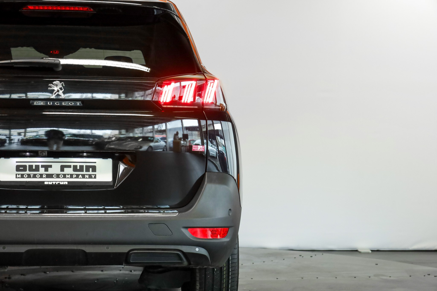 PEUGEOT 5008 1.5 BlueHDi Allure Pack EAT8 7 places