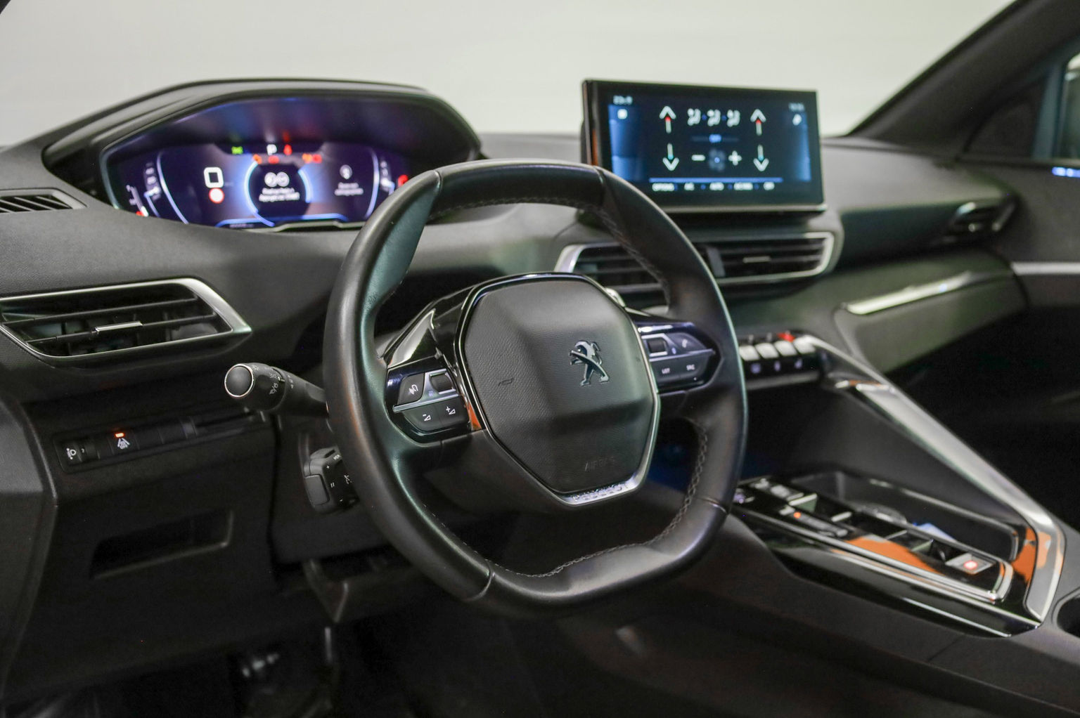 PEUGEOT 5008 1.5 BlueHDi Allure Pack EAT8 7 places