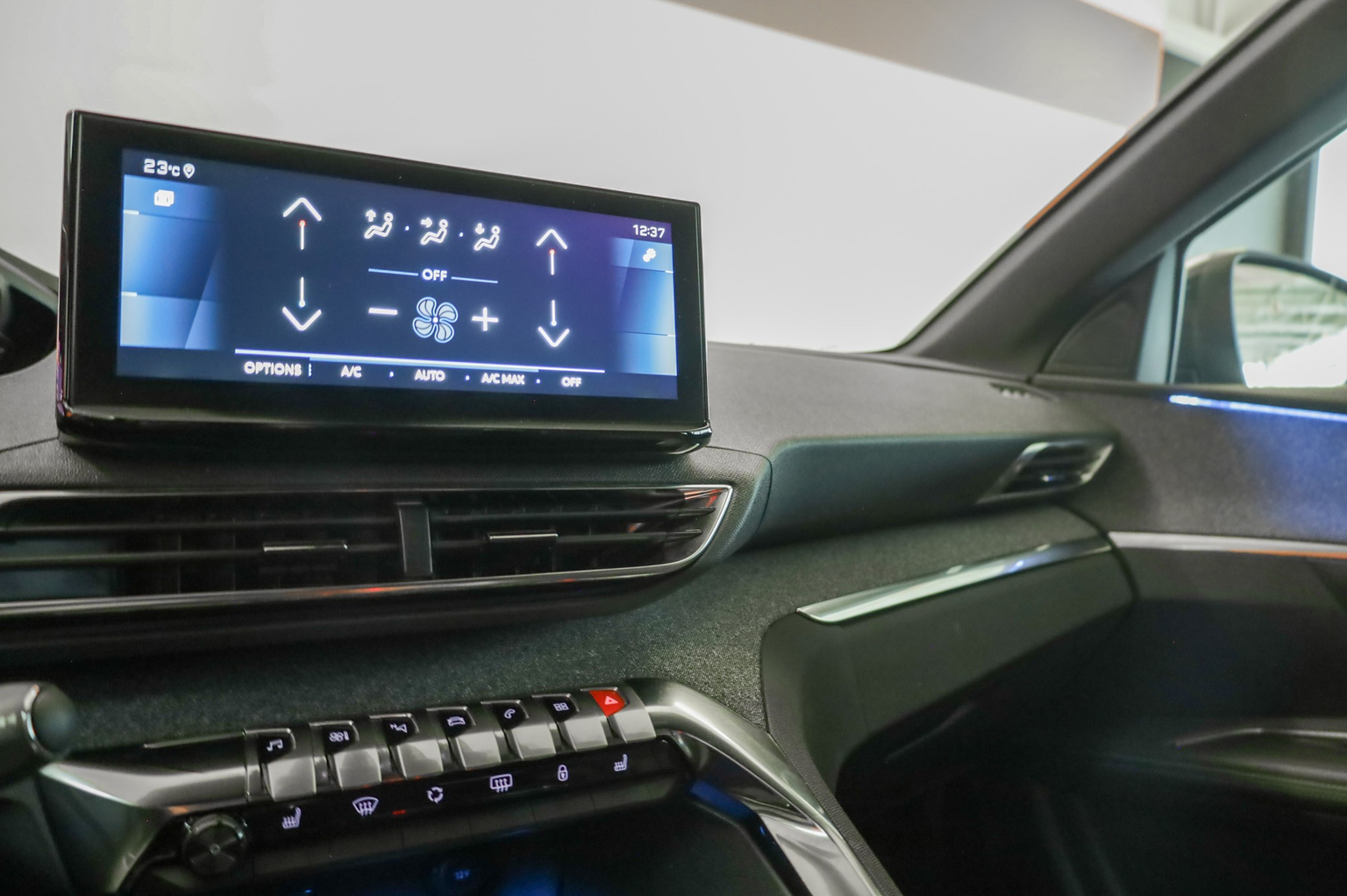 PEUGEOT 5008 1.5 BlueHDi Allure Pack EAT8 7 places