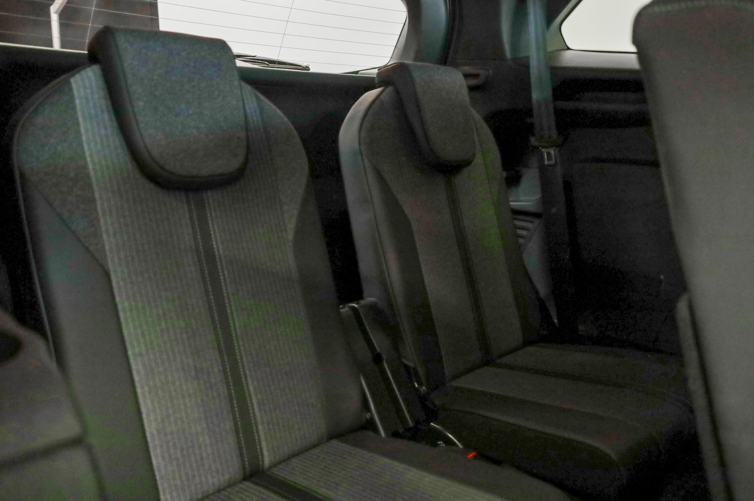 PEUGEOT 5008 1.5 BlueHDi Allure Pack EAT8 7 places