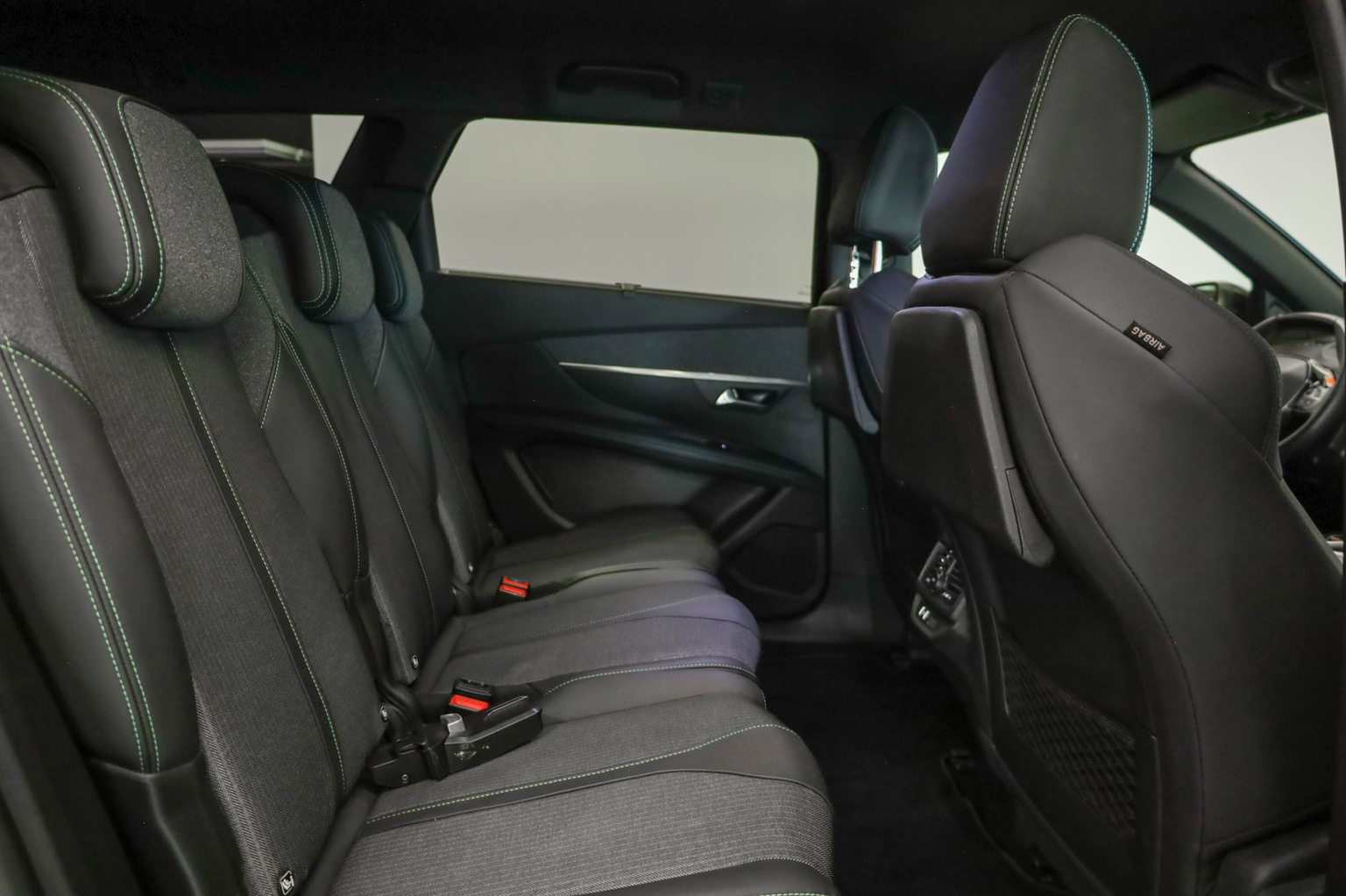 PEUGEOT 5008 1.5 BlueHDi Allure Pack EAT8 7 places