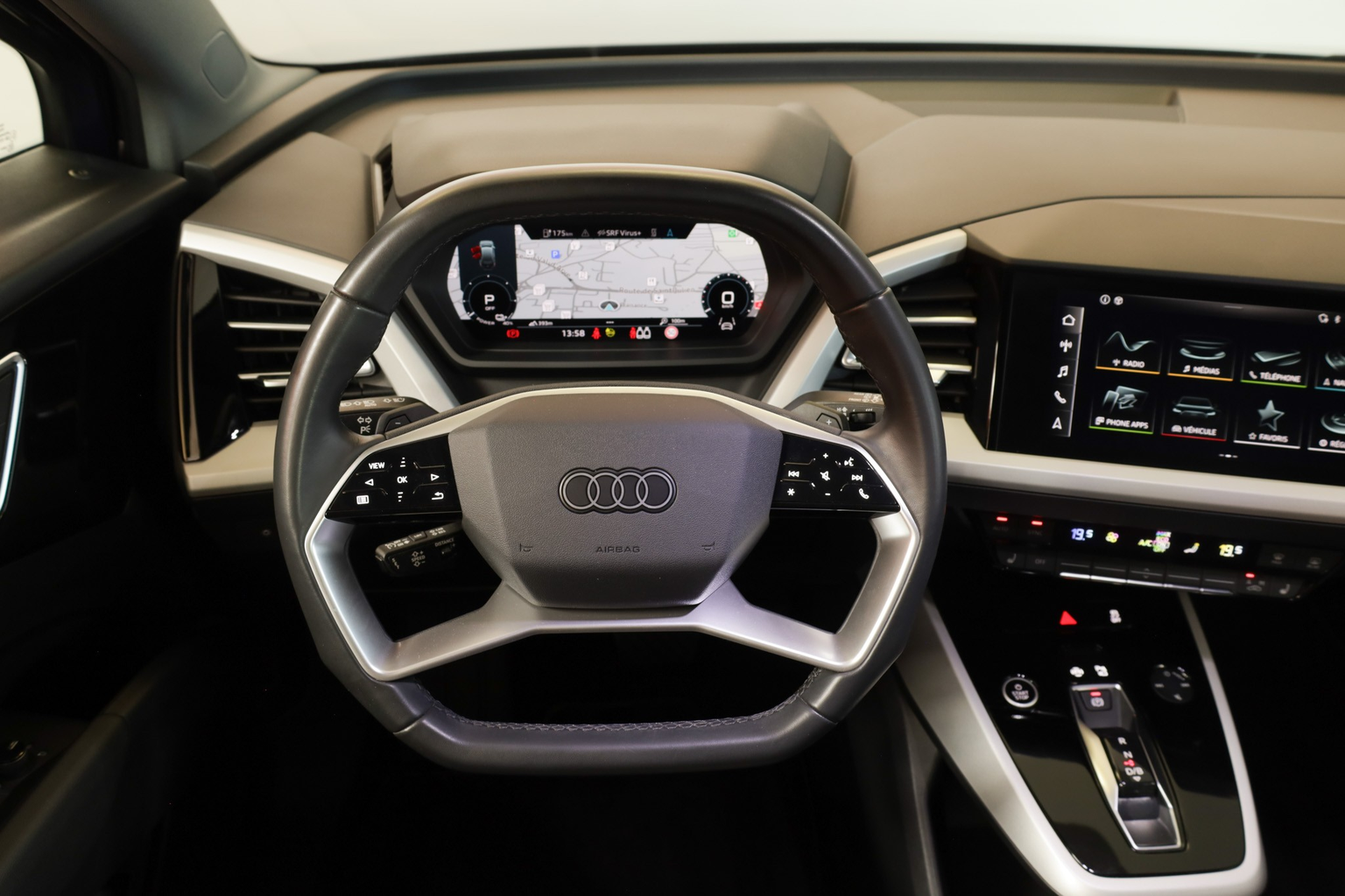 AUDI Q4 e-tron 40