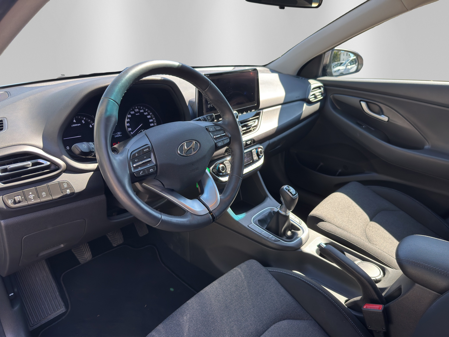 HYUNDAI i30 1.0 T-GDi Amplia iMT