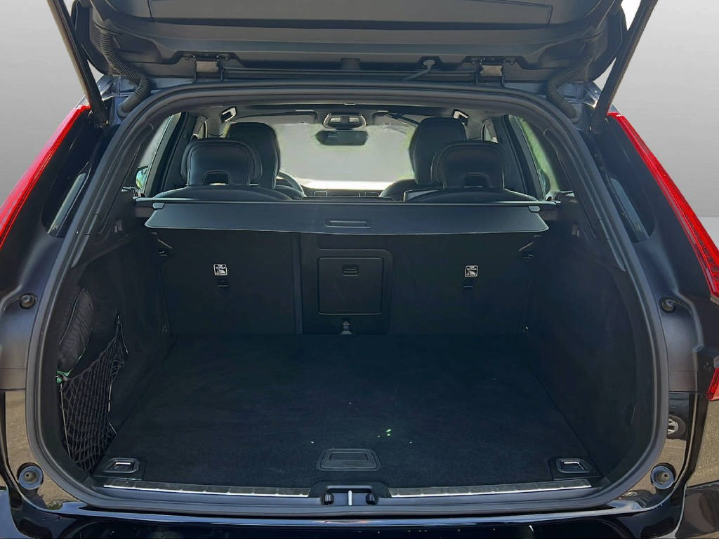 VOLVO XC60 2.0 B5 MH R-Design AWD