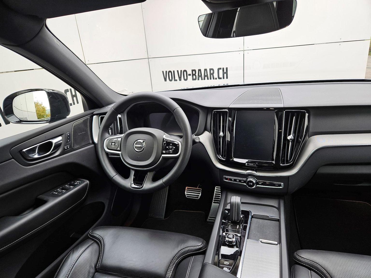 VOLVO XC60 2.0 T8 TE R-Design eAWD