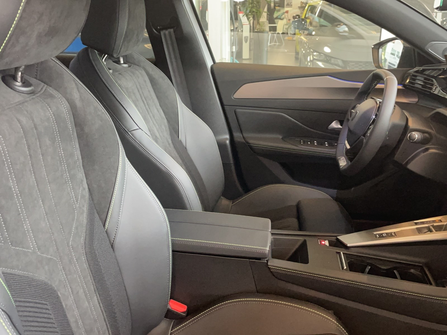 PEUGEOT 308 NEW e GT 54kWh