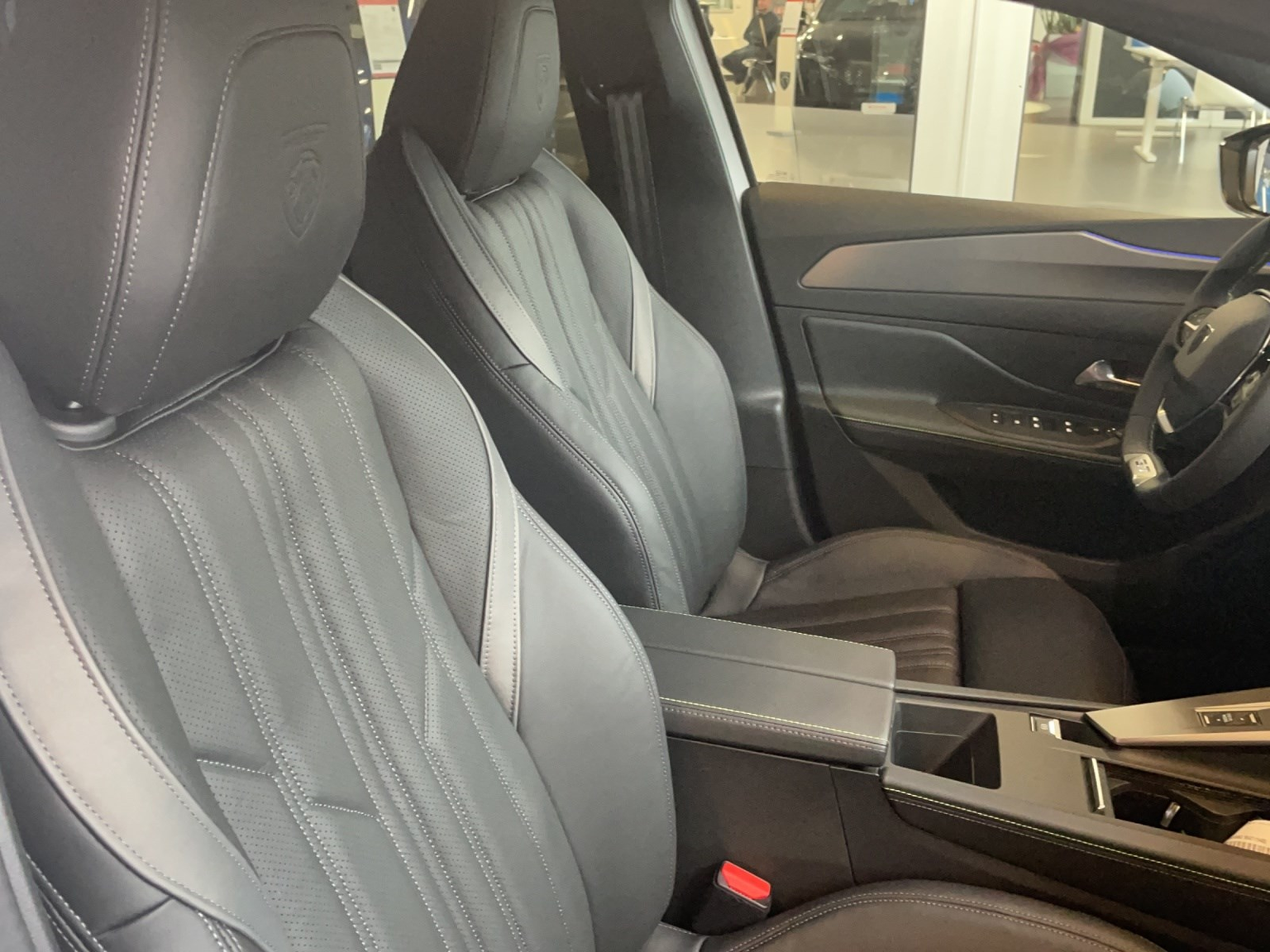 PEUGEOT 308 NEW e GT 54kWh