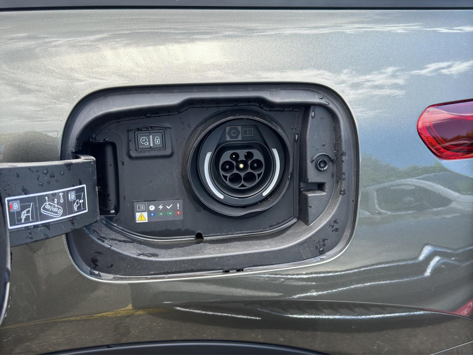 CITROEN C5 X 1.6 Plug-in Hybrid Swiss Edition