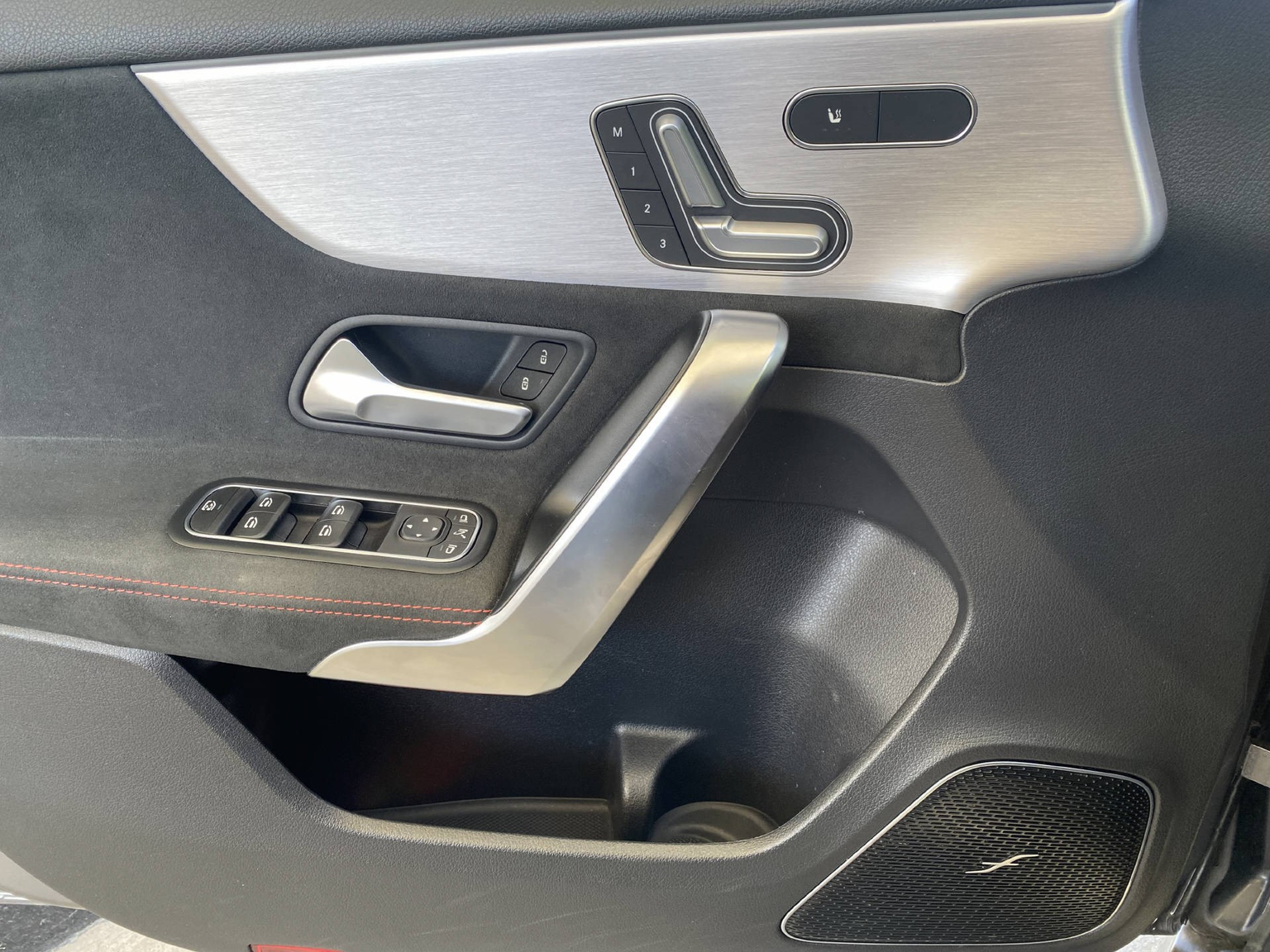 MERCEDES-BENZ A 35 AMG 4matic