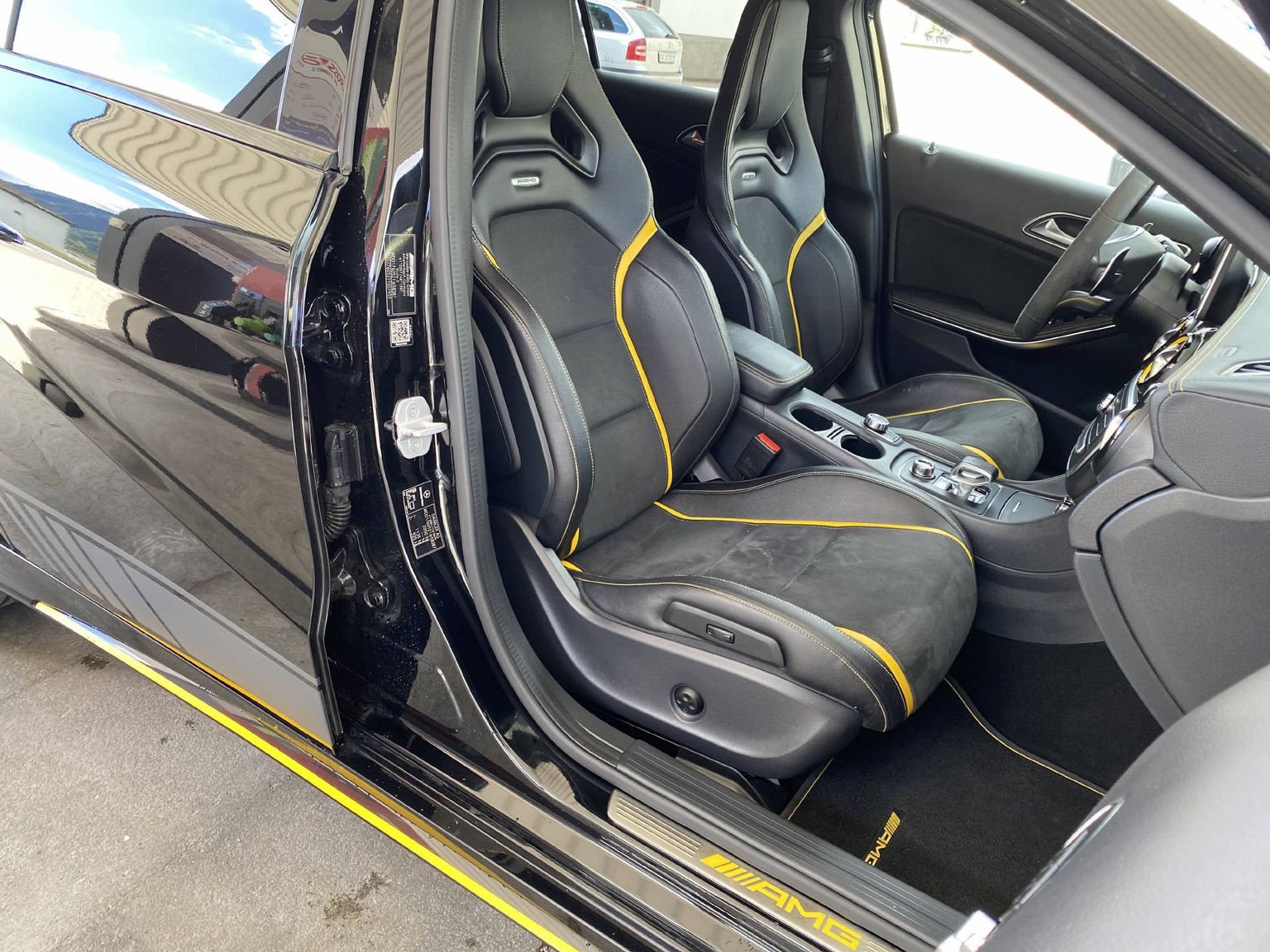 MERCEDES-BENZ A 45 AMG 4m