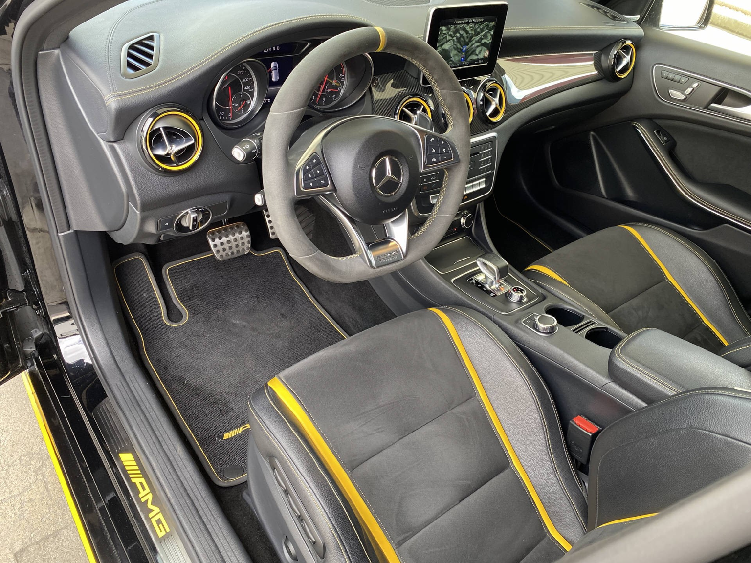 MERCEDES-BENZ A 45 AMG 4m
