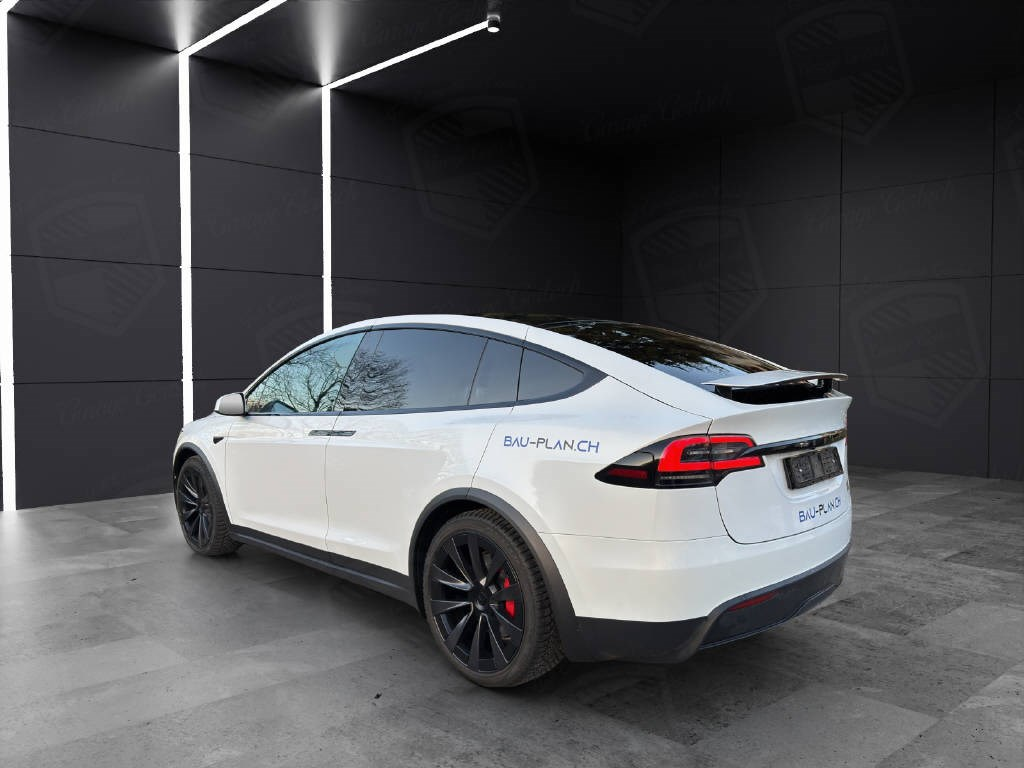 TESLA Model X Plaid