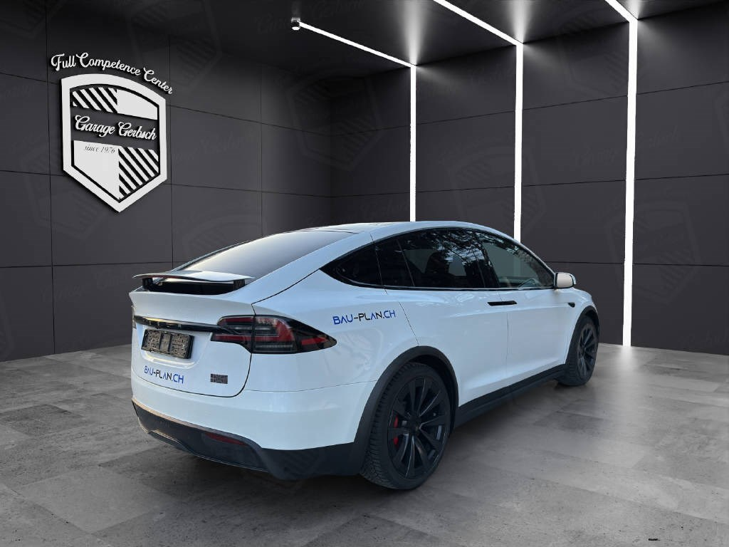 TESLA Model X Plaid