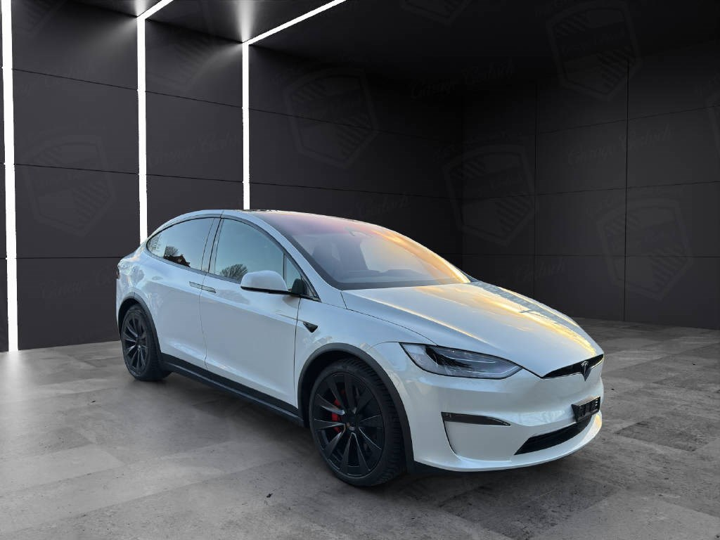 TESLA Model X Plaid