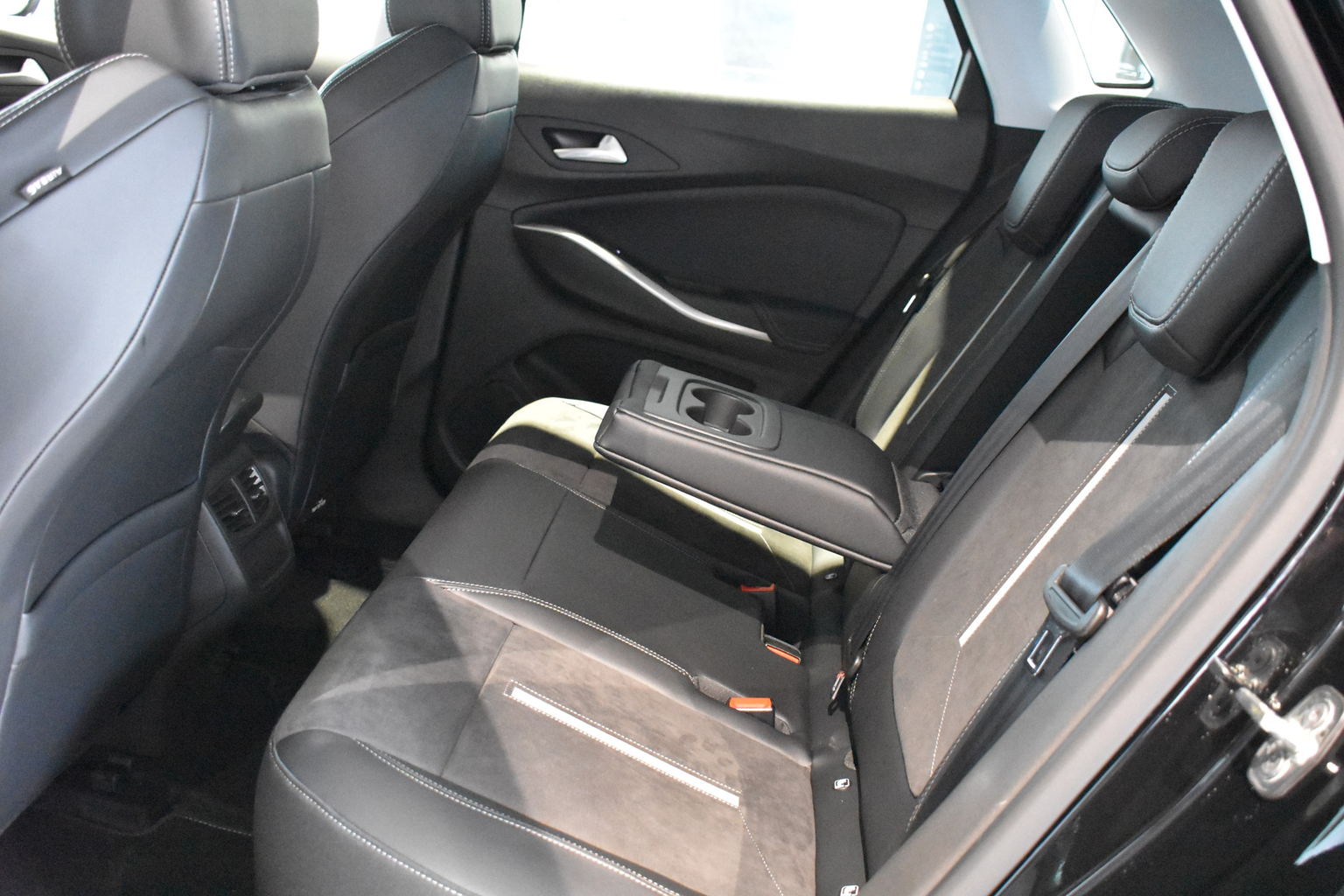 OPEL Grandland 1.6 Hybrid4 GSe Automatik