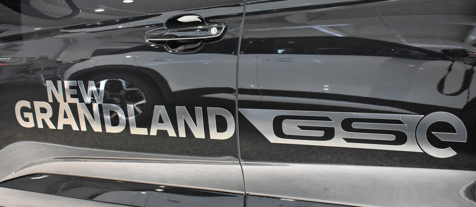 OPEL Grandland 1.6 Hybrid4 GSe Automatik