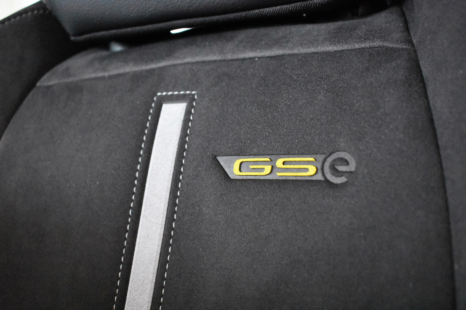 OPEL Grandland 1.6 Hybrid4 GSe Automatik