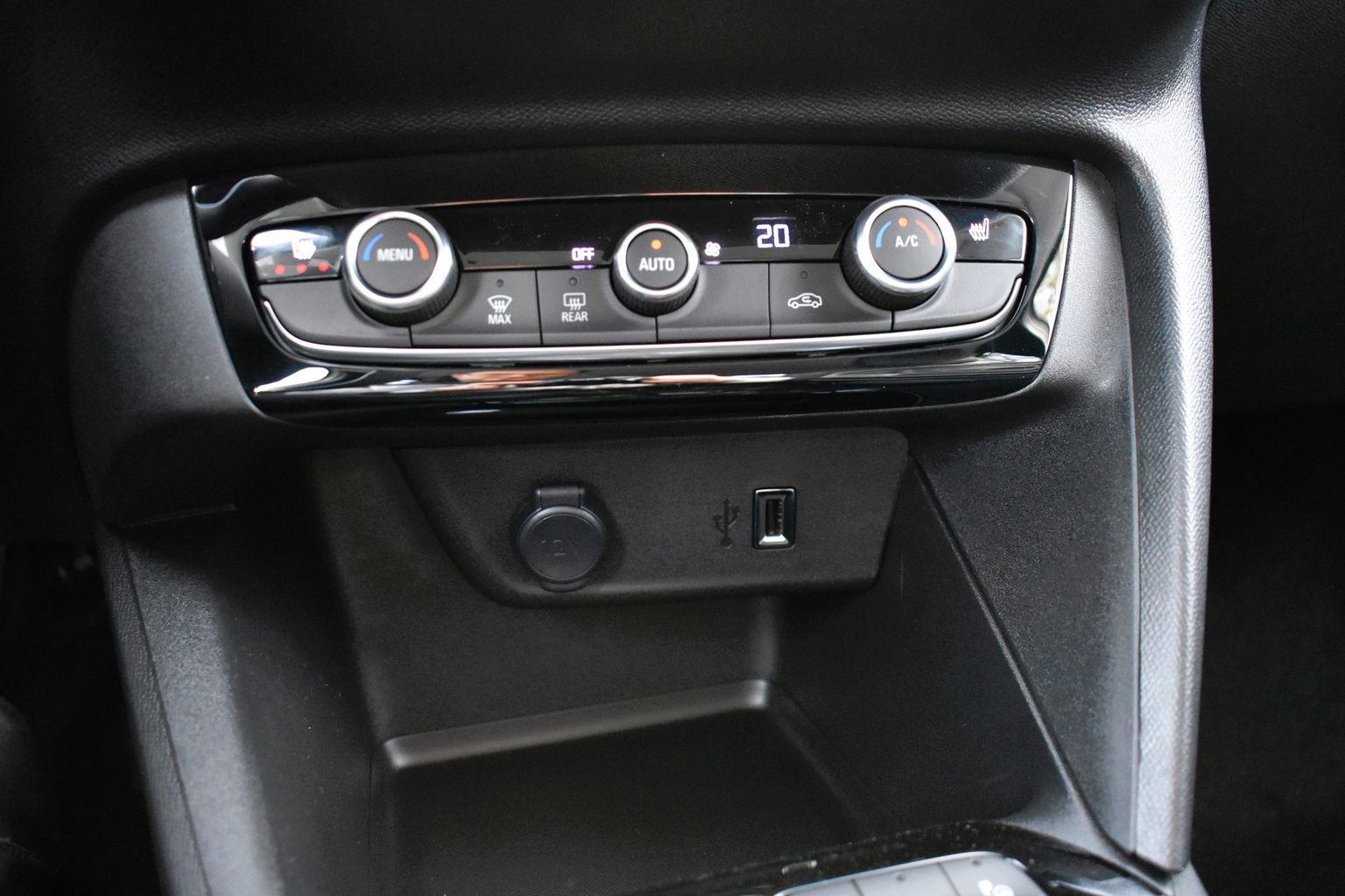 OPEL Corsa 1.2 TP Elegance