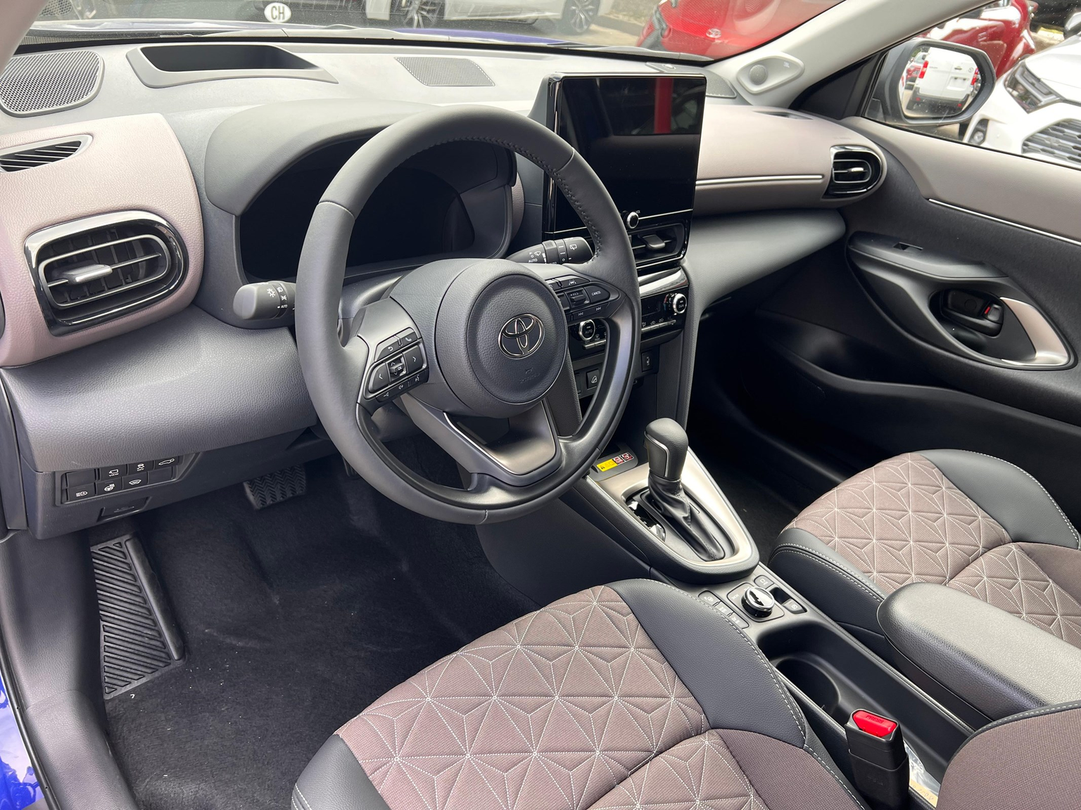 TOYOTA Yaris Cross 1.5 VVT-i HSD Premium AWD-i