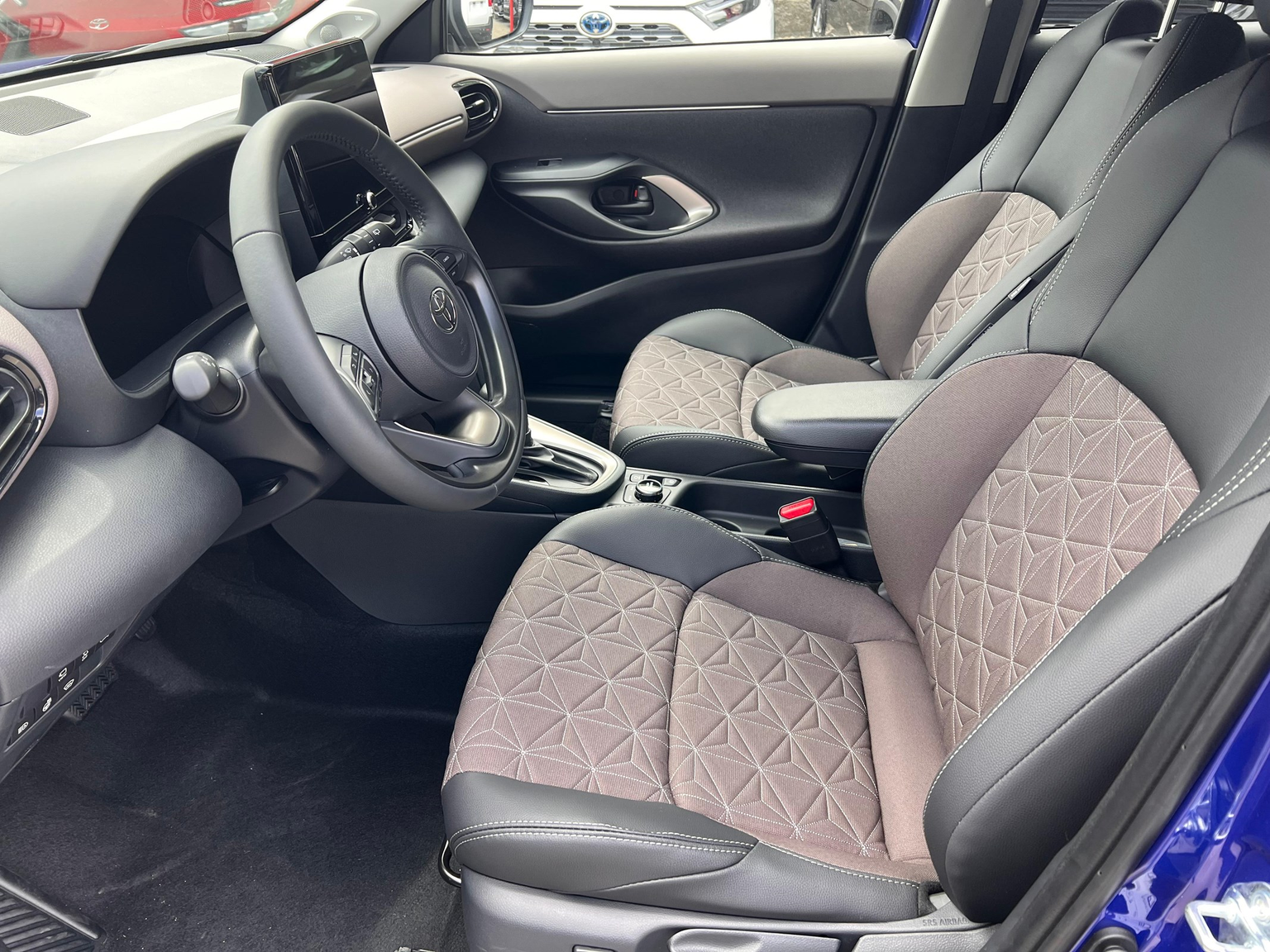 TOYOTA Yaris Cross 1.5 VVT-i HSD Premium AWD-i