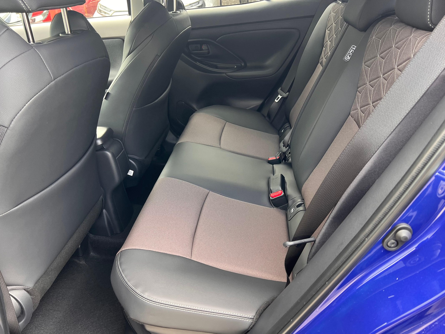 TOYOTA Yaris Cross 1.5 VVT-i HSD Premium AWD-i