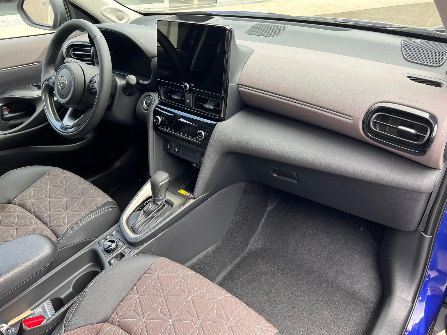 TOYOTA Yaris Cross 1.5 VVT-i HSD Premium AWD-i