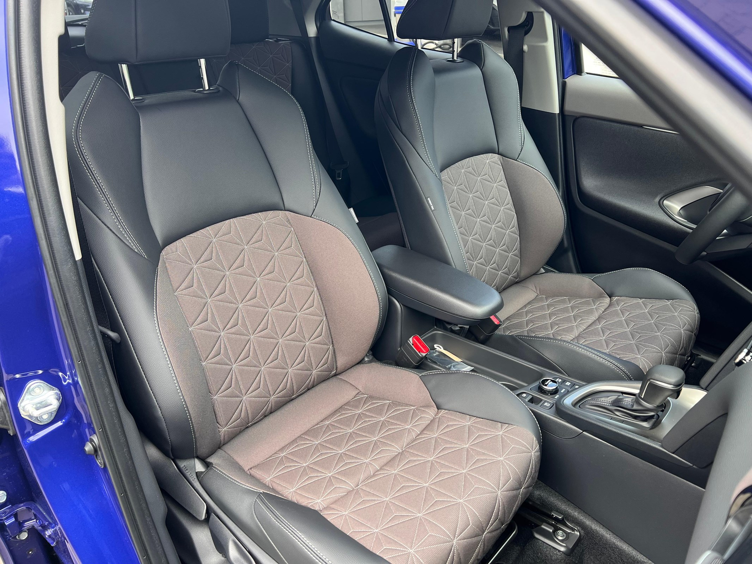 TOYOTA Yaris Cross 1.5 VVT-i HSD Premium AWD-i