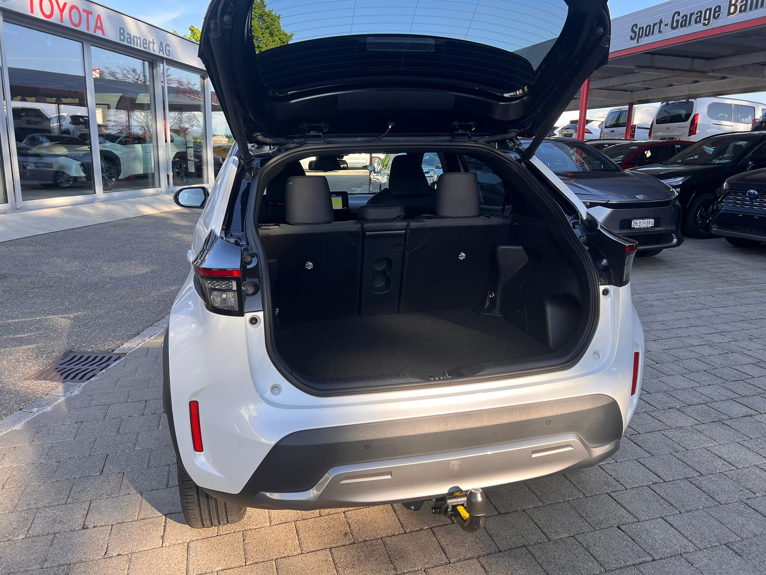 TOYOTA Yaris Cross 1.5 VVT-i HSD Adventure AWD-i