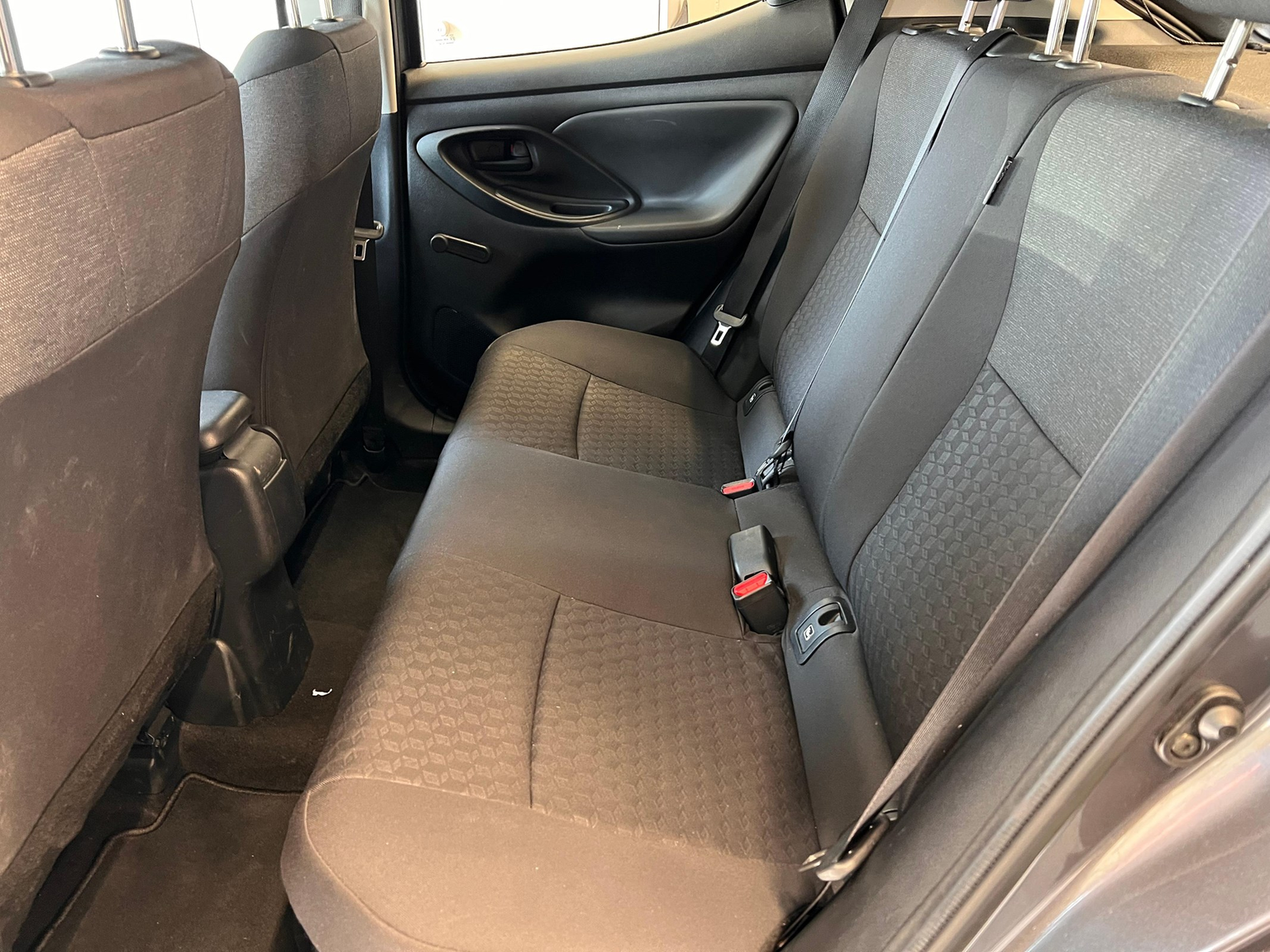 TOYOTA Yaris 1.5 VVT-i HSD Comfort