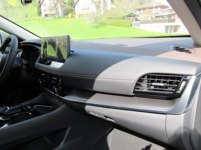 NISSAN X-Trail 1.5 VC-T N-Connecta e-4orce 7-Plätzer