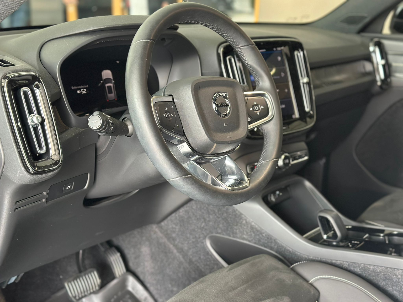 VOLVO XC40 Recharge P8 Twin AWD Pure Electric Plus