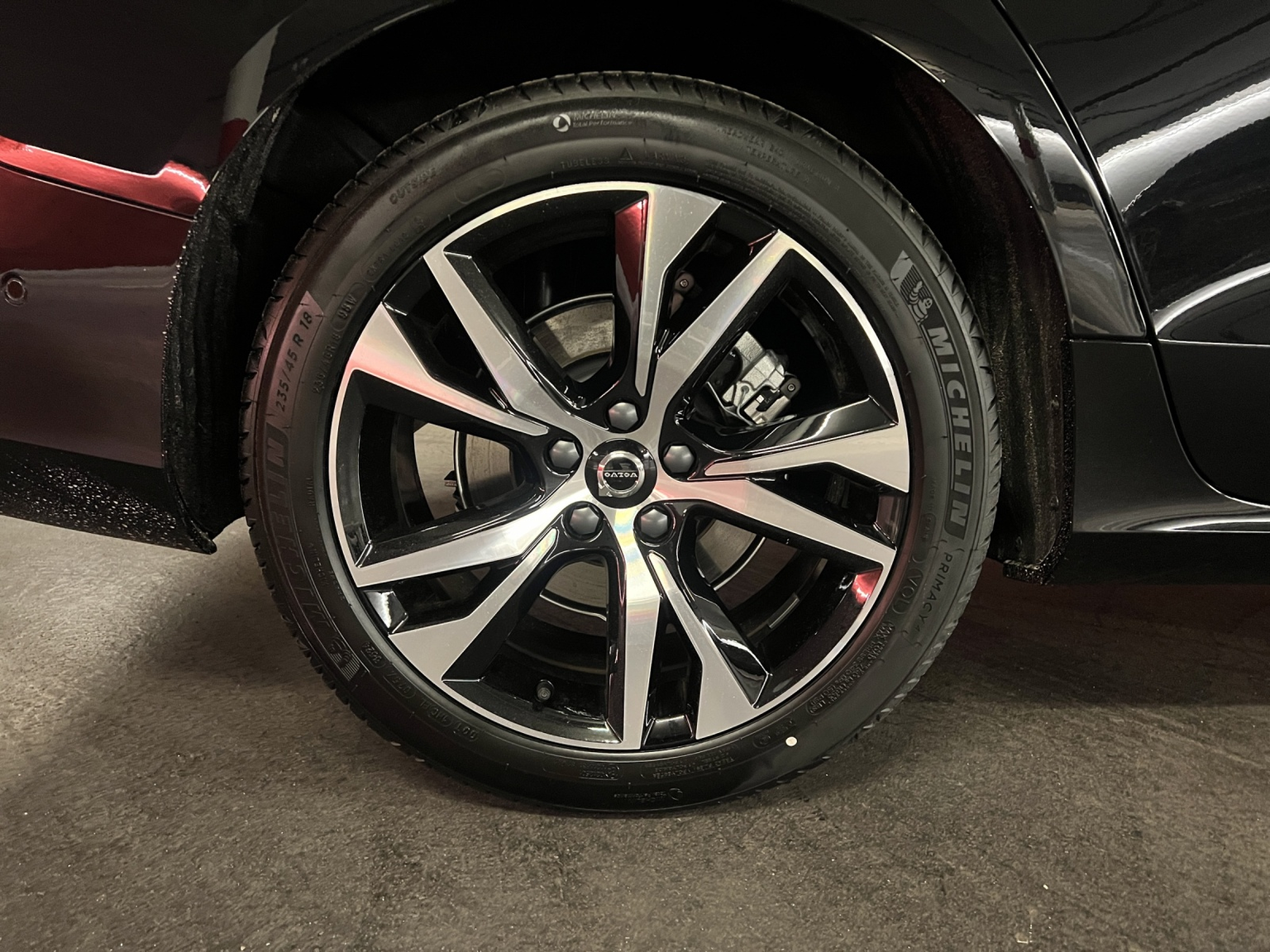 VOLVO V60 Plus Dark